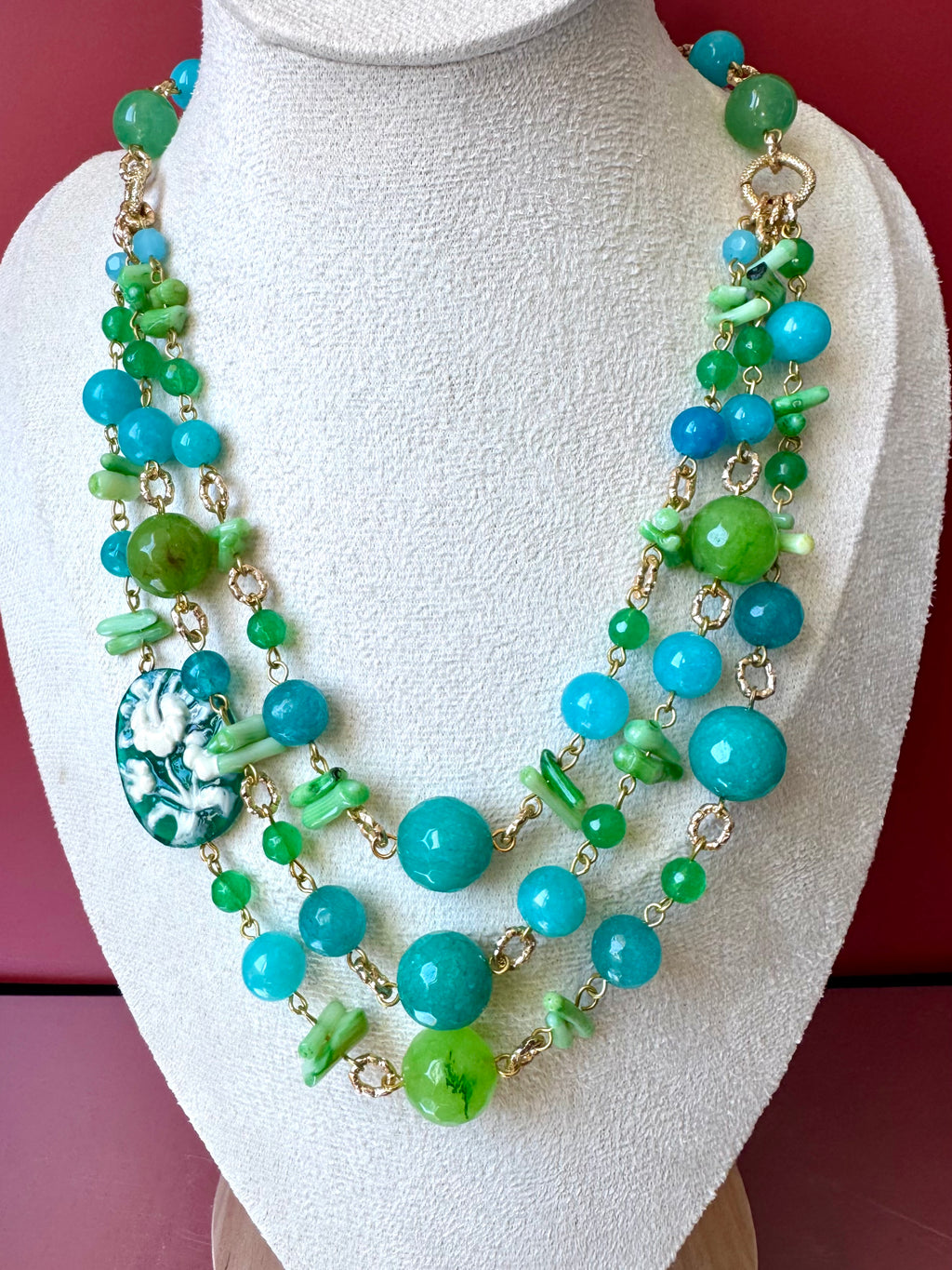Collana cameo verde su resina